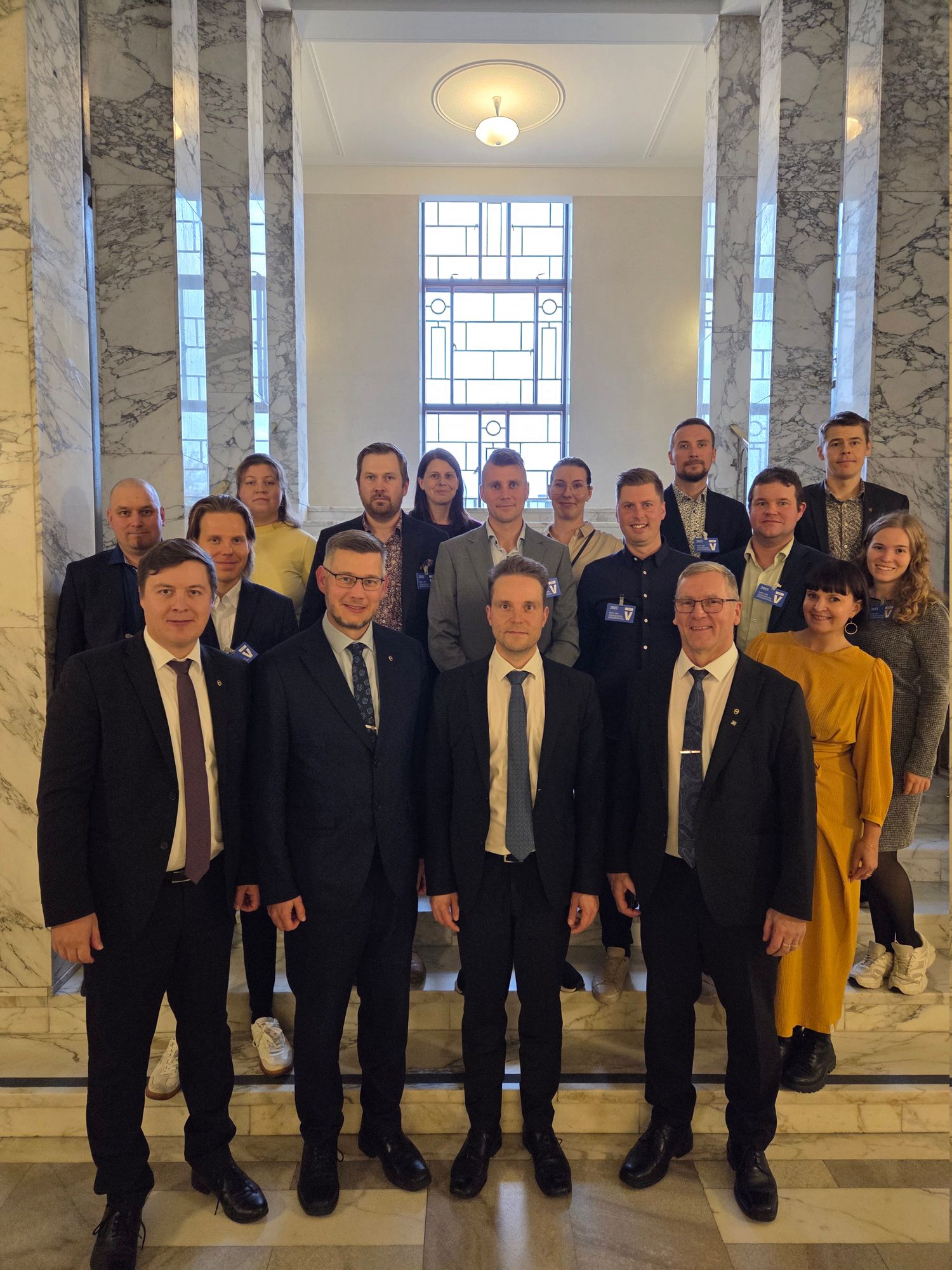 Nuoret vaikuttajat kävivät tapaamassa eduskunnan osuustoimintaryhmää.